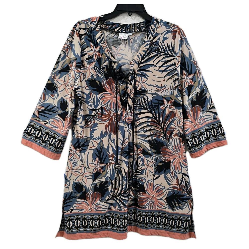 Beach Break 3/4 Sleeved, beach dress with a floral print and a coral-colored M